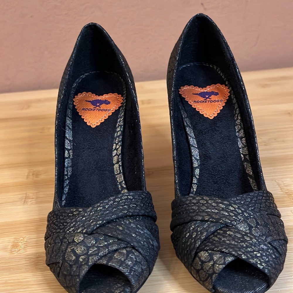 Rocket Dog Black Textured Peep Toe Heels